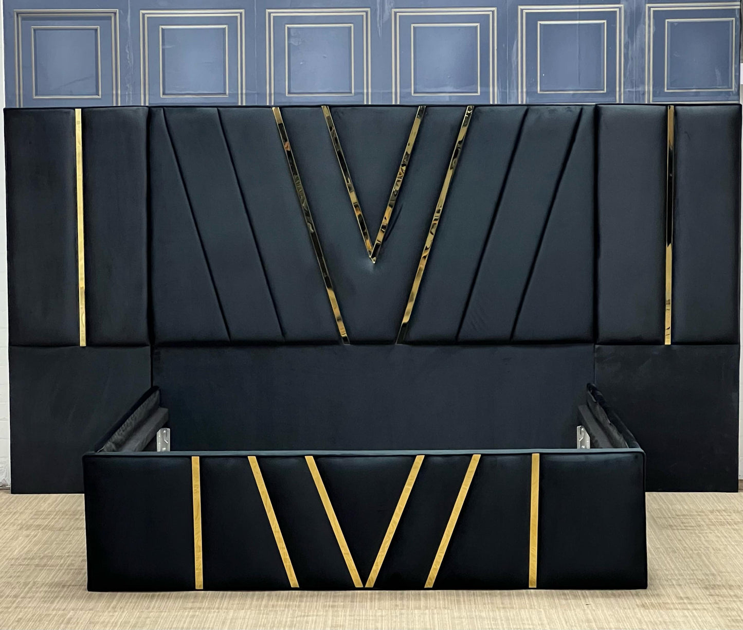 2025 VICTORIA PANEL BED
