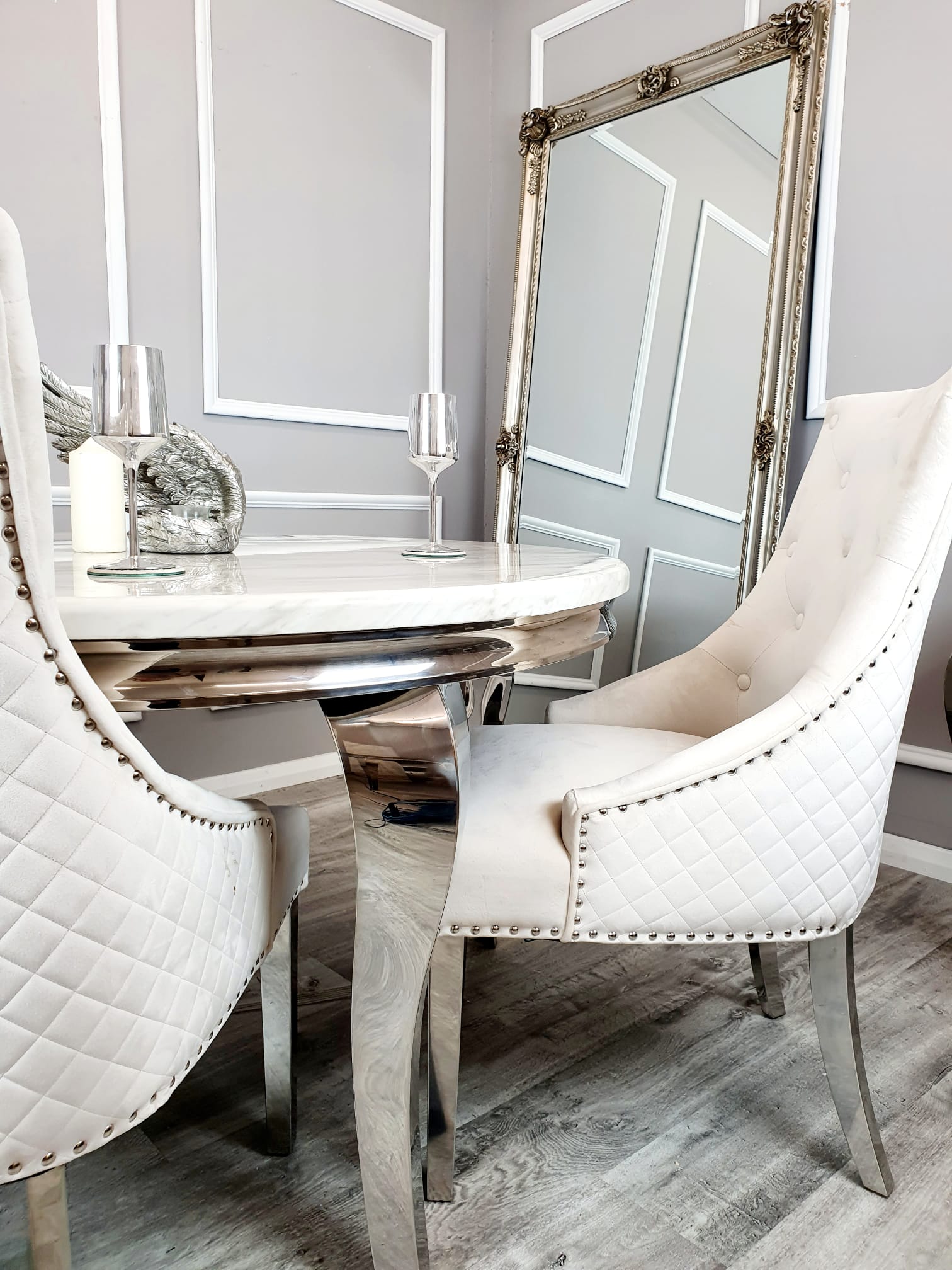 Louis Round Ivory With all Tables