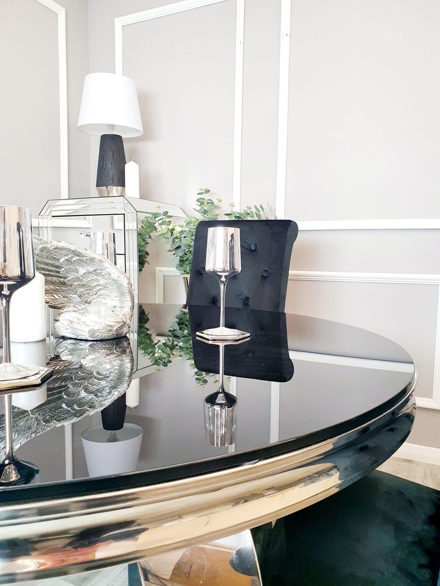 Louis 1.3m Round Dinning Table Set With Black Chairs