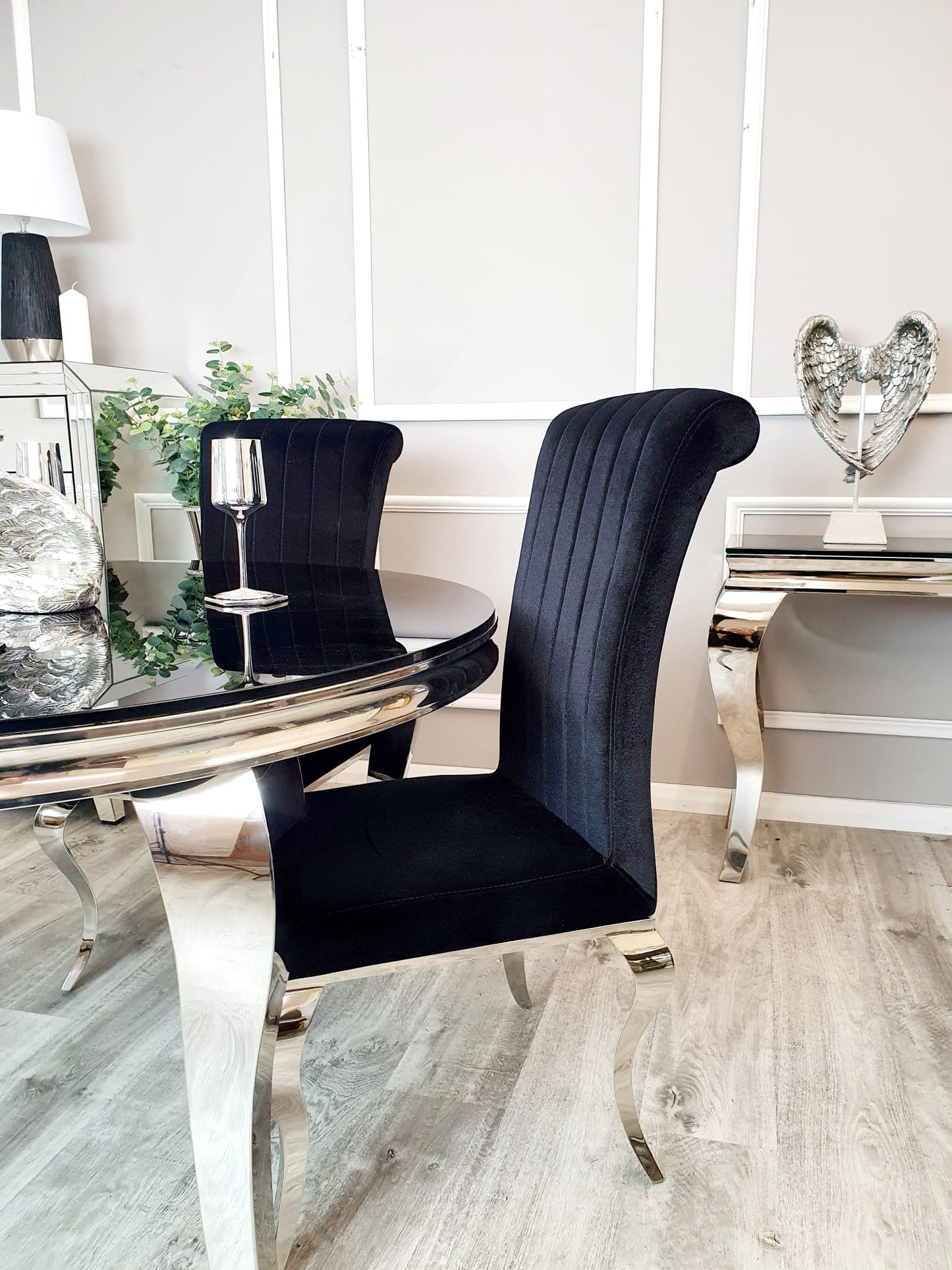 Louis 1.3m Round Dinning Table Set With Black Chairs