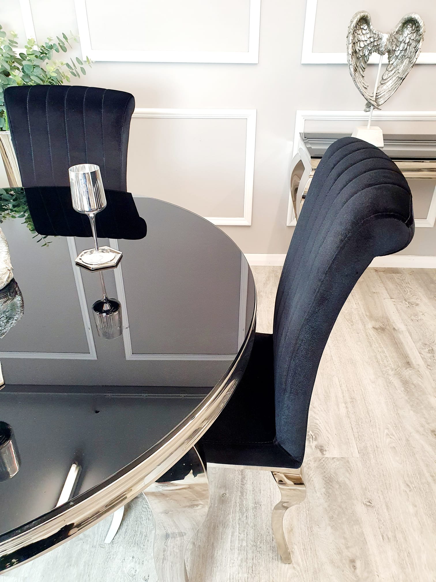 Louis 1.3m Round Dinning Table Set With Black Chairs